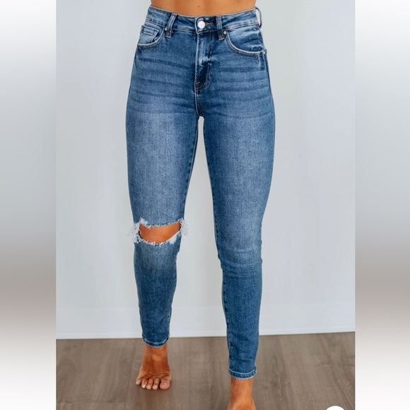 Risen Jeans Denim - Women’s Risen Jeans- hardly worn